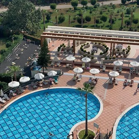 Azura Park Apartment *